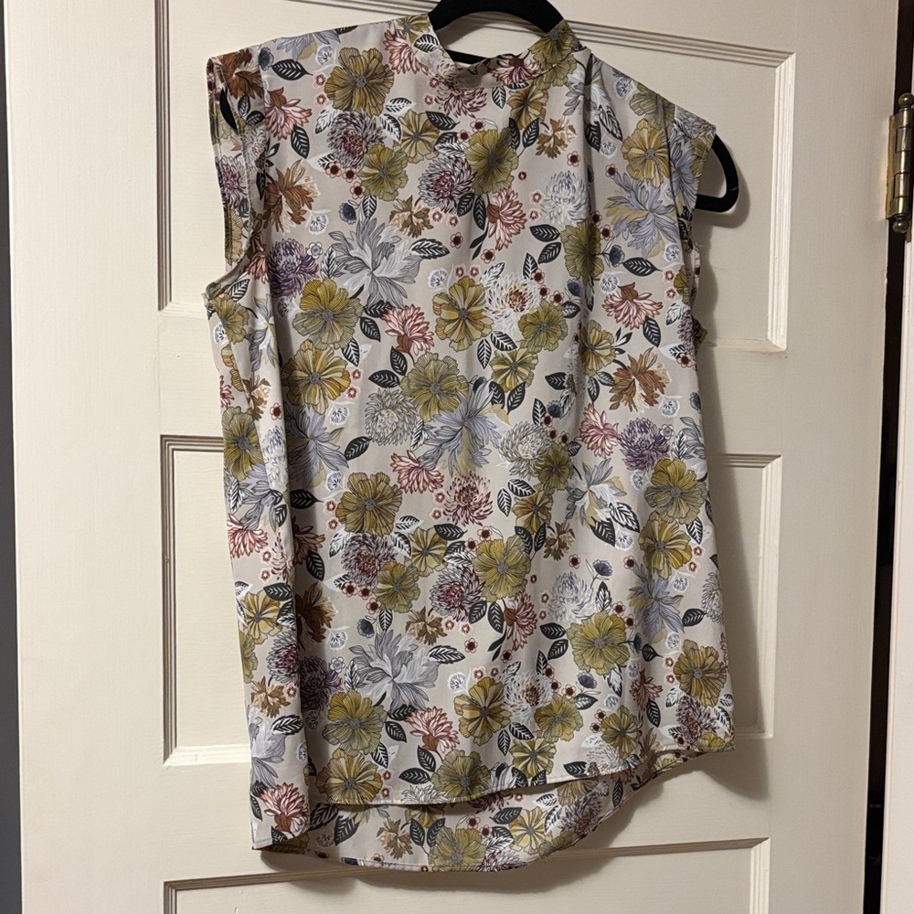 LOFT Floral Print Sleeveless Blouse
